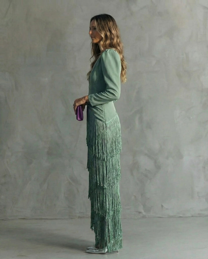 Clara – Robe élégante à manches frangées